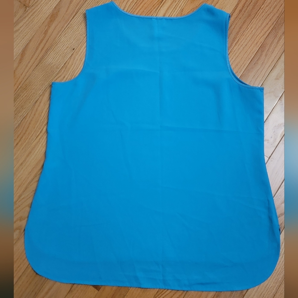 CHICO'S beautiful blue slevles shirt, Size 2 - Picture 2 of 4
